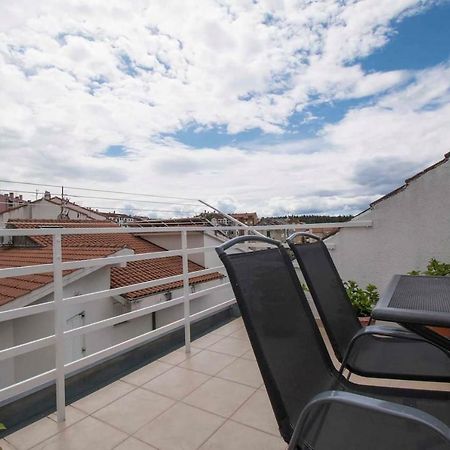 Апартаменты Apartman Miletic Макарска Экстерьер фото
