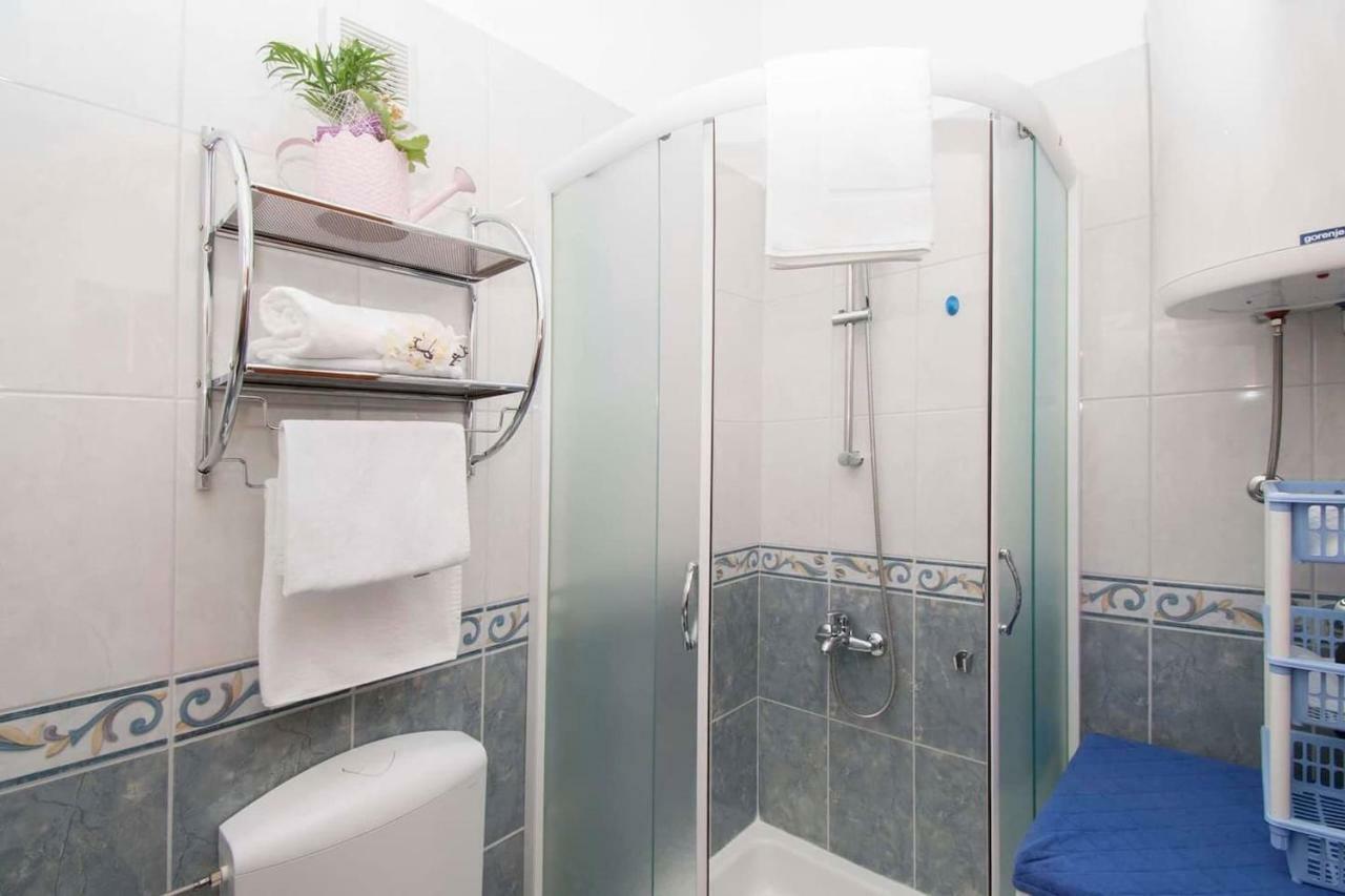 Апартаменты Apartman Miletic Макарска Экстерьер фото