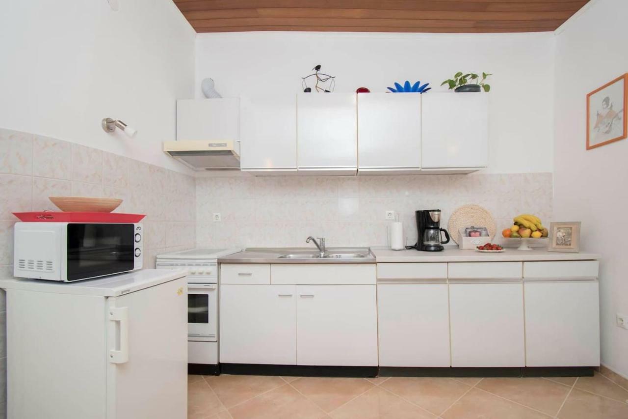 Апартаменты Apartman Miletic Макарска Экстерьер фото