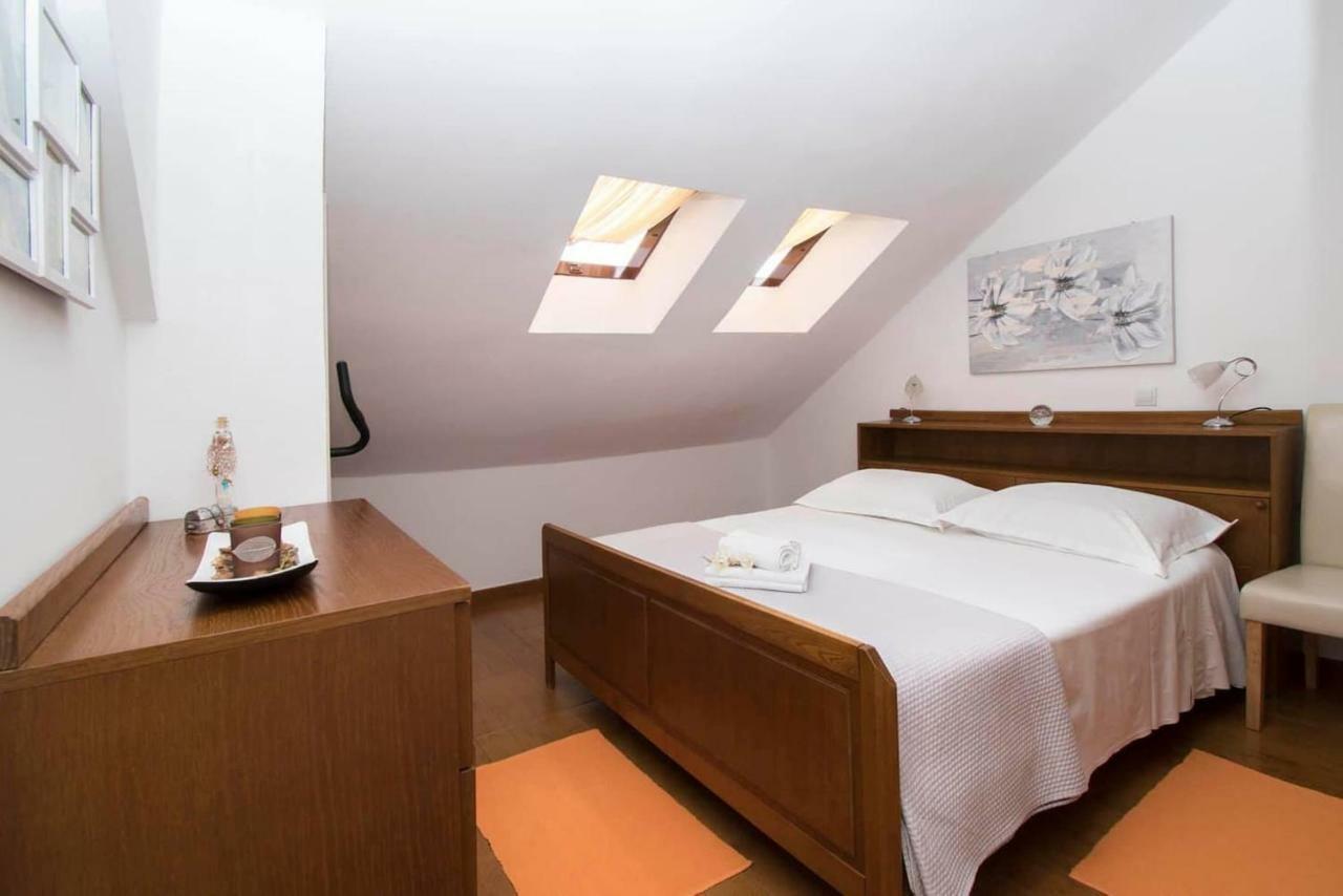 Апартаменты Apartman Miletic Макарска Экстерьер фото